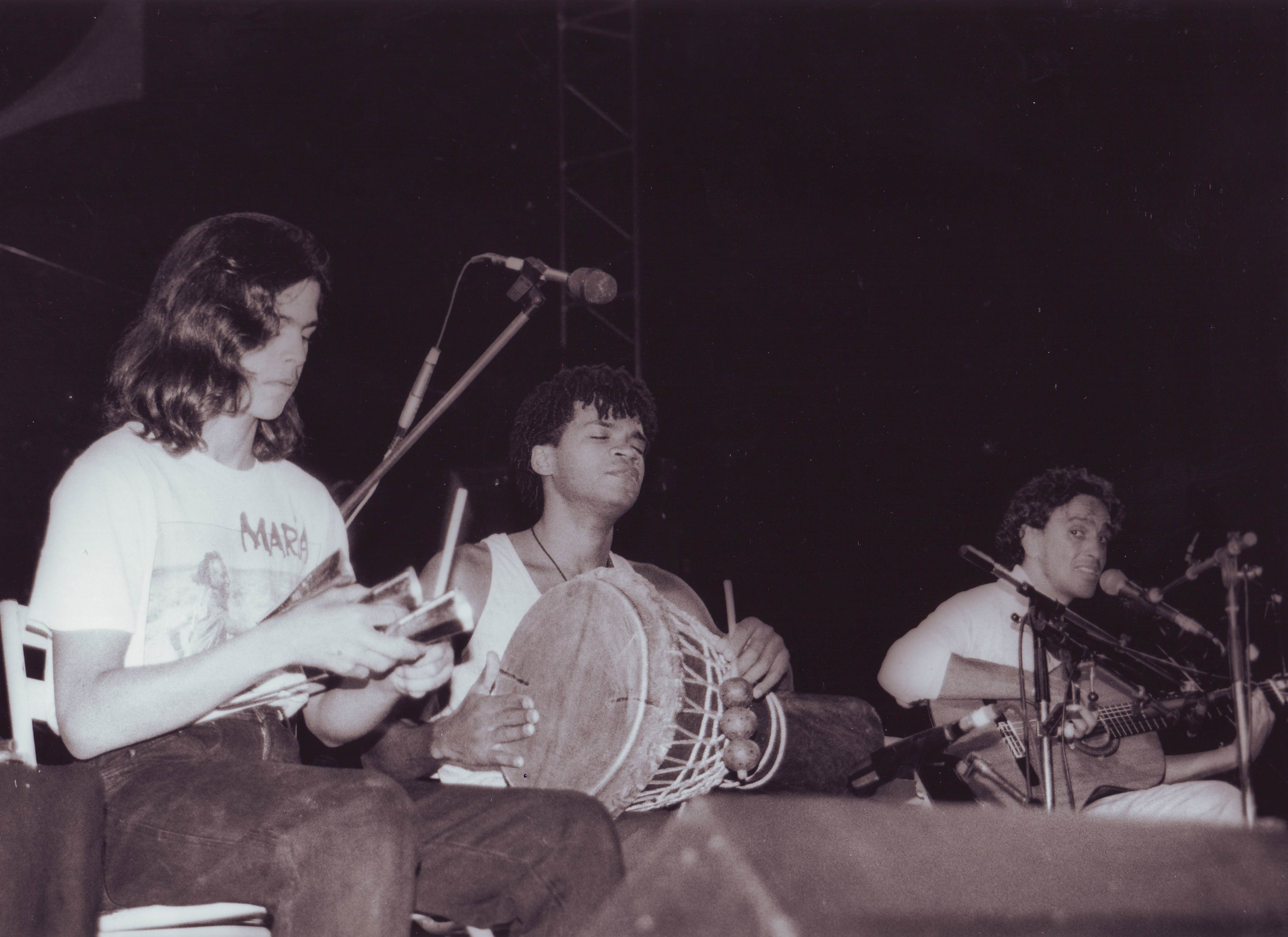Carlinhos Brown, Caetano Veloso e Moreno – Turne Estrangeiro 1989