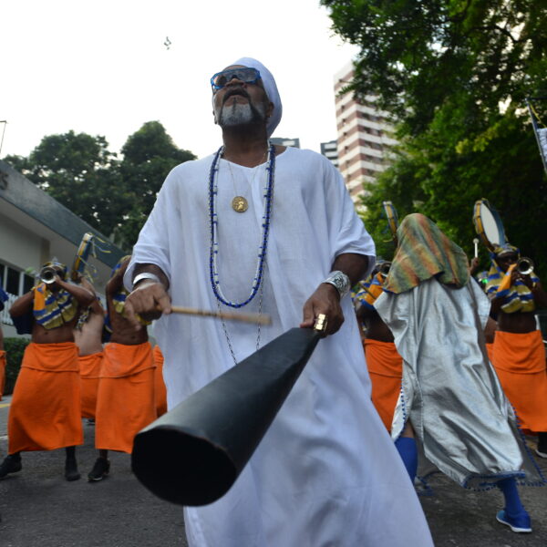 Festival Internacional teve Carlinhos Brown como anfitrião